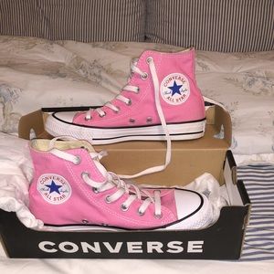 Pink high top Converse size 6.5